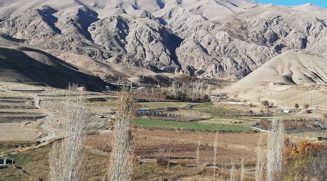 فروش ویلا روستای شهرآباد فیروزکوه با ویو استثنایی به کوهستان (سه طبقه ) -  سبز علی